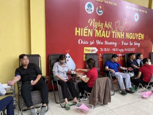 Tham gia chương trình cộng đồng